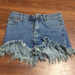 Frayed jean shorts